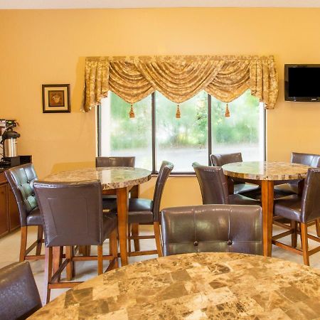 Travelodge By Wyndham Fort Myers Airport Bagian luar foto